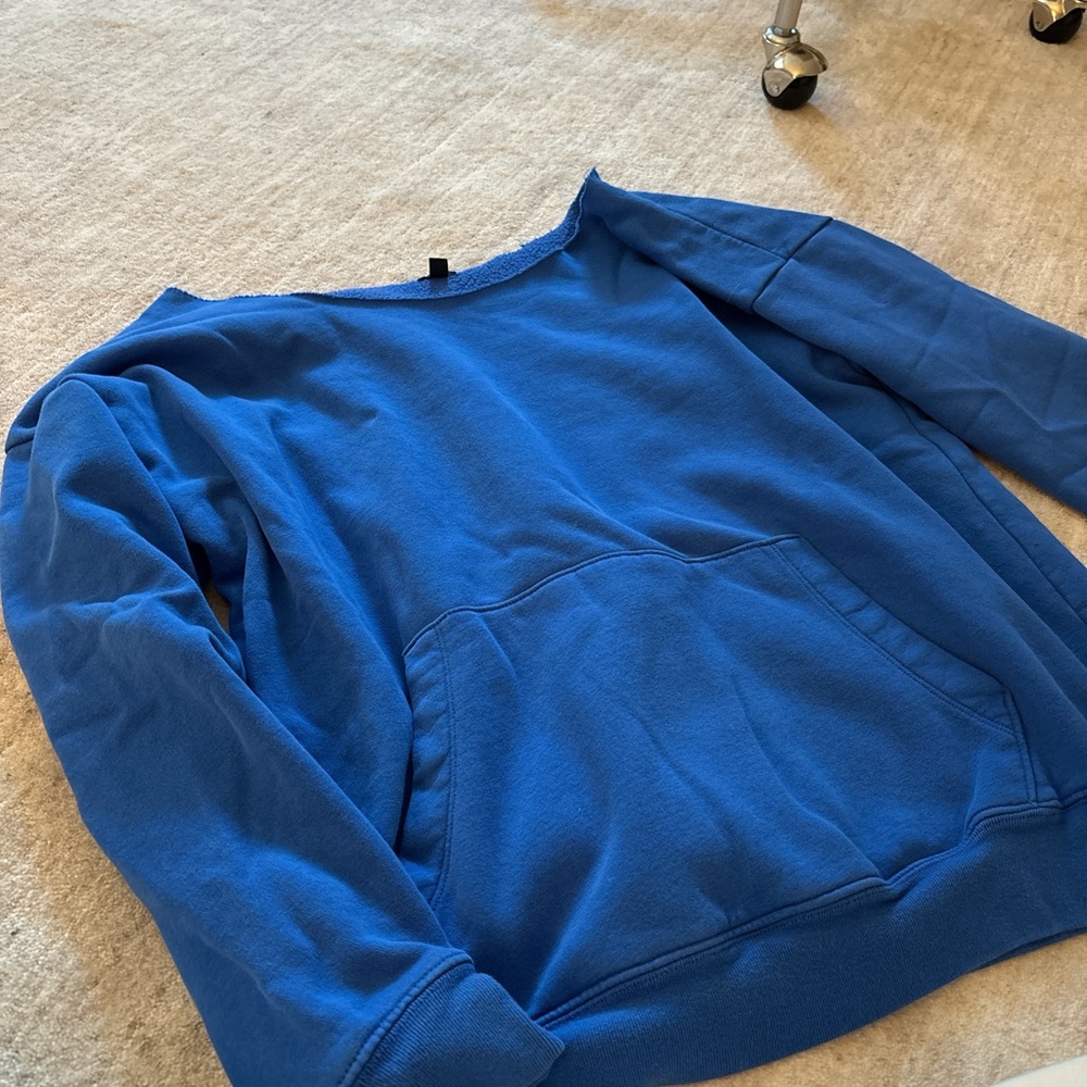 Blue Crewneck with cropped scoop top